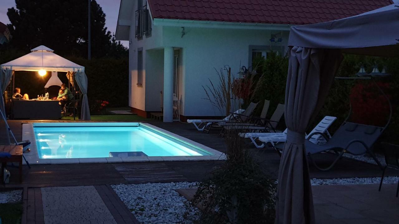 Dom Przy Basenie Villa Puck Ngoại thất bức ảnh